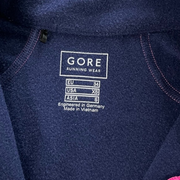 Gore Running Women’s 1/4 Zip Fleece Pullover - Picture 14 of 15